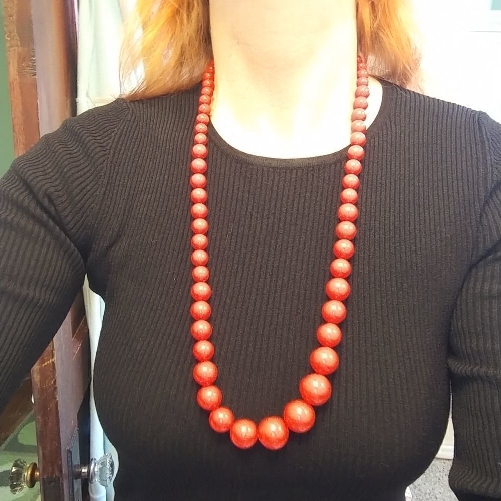 Vintage 60s Red Plastic Beaded Necklace - Picture 3 of 8